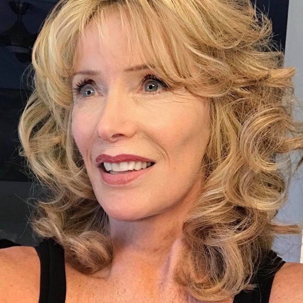 Meet your Posher, Debbie